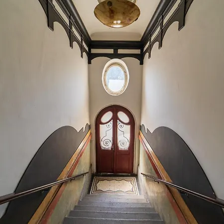 Apartmán Classy Riverside In The Old Town Of *