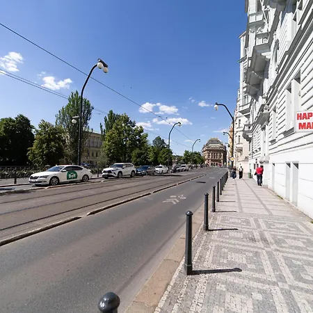 Classy Riverside In The Old Town Of Apartmán *