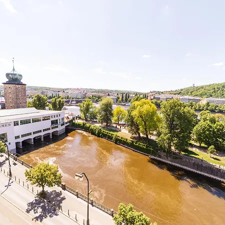 Classy Riverside In The Old Town Of Lejlighed Prag