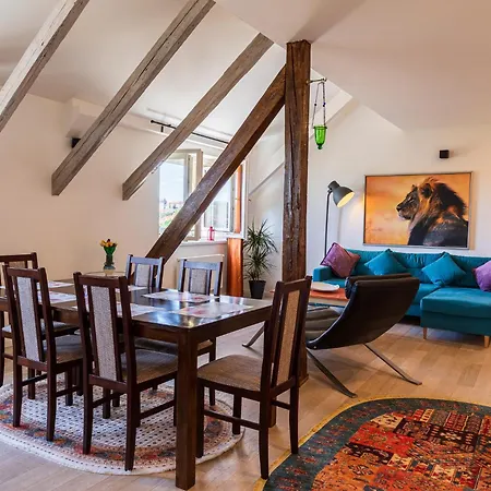 Classy Riverside In The Old Town Of Apartament *
